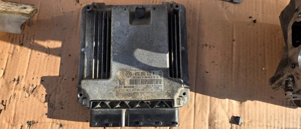 Ecu calculator motor Vw Crafter 2.5 TDI CEBB 2009 2010 2011