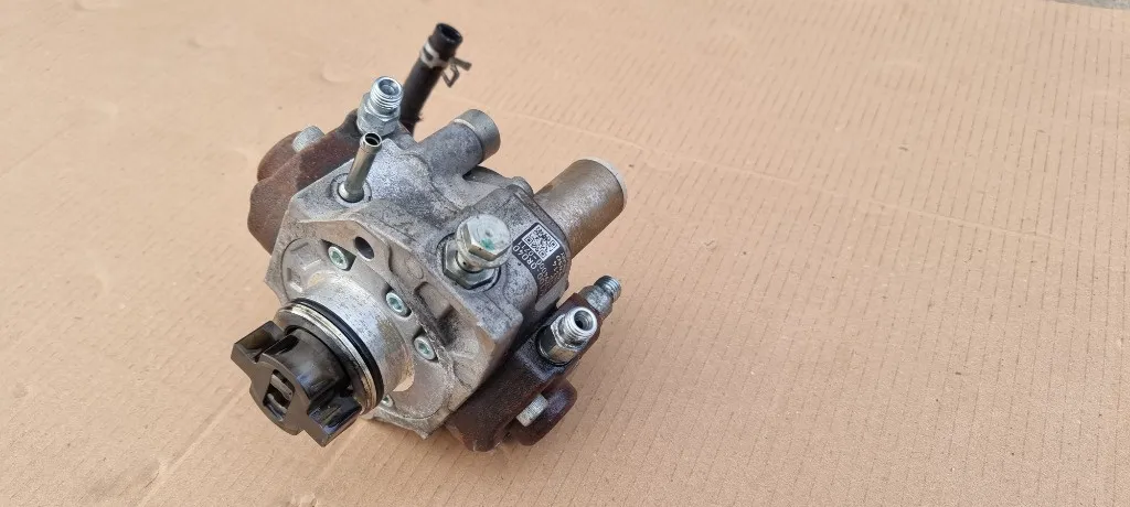 Pompa inalta Toyota Avensis T27 / Verso / Corolla D-D4 euro 5 2010 2011 2012 2013 2014 2015