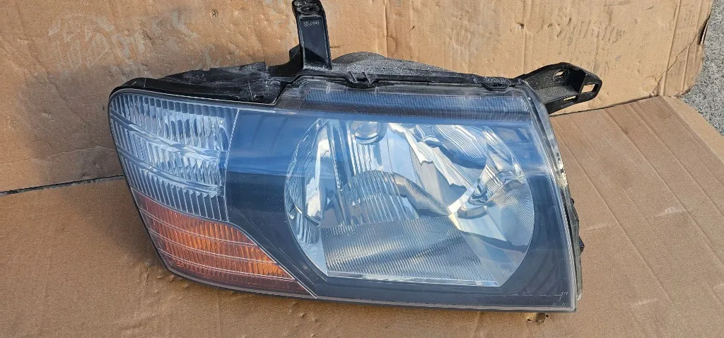 Far dreapta Mitsubishi Pajero 3 2000 2001 2002 2003 2004 2005