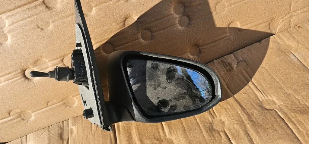 Oglinda dreapta NOUA Toyota Aygo / Peugeot 108 / Citroen C1 2015 2016 2017 2018