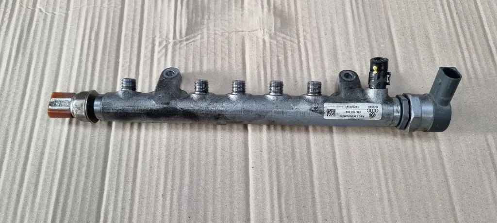Rampa injectoare Vw Passat B6 Tiguan Golf 6 2.0 TDI CBA CBD CBB 2009 2010 2011