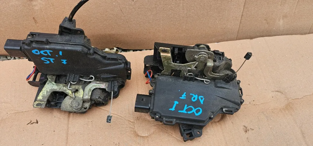 Broasca usa stanga / dreapta fata Skoda Octavia 1 1U 2000 2001 2002 2003 2004 2005 2006