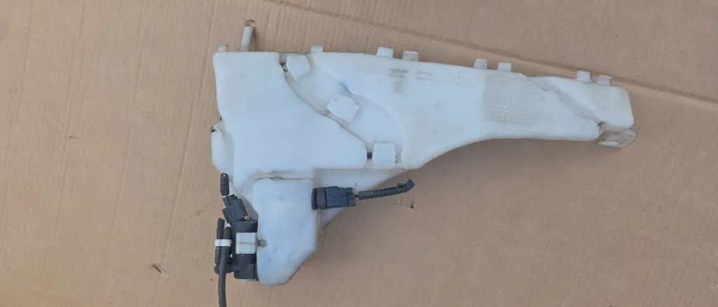 Vas lichid parbriz Volvo V50 2006 2007 2008 2009 2010