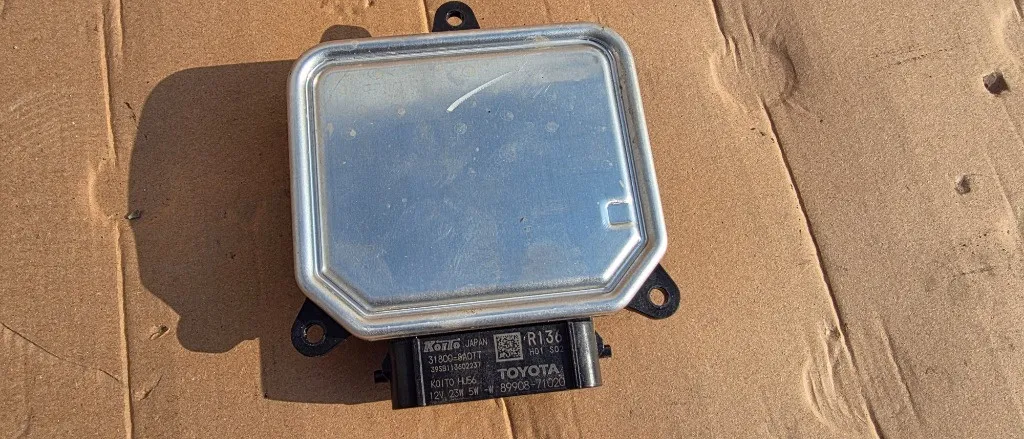 Balast xenon far Toyota Hilux LED 2019 2020 / 2021 / 2022 2023