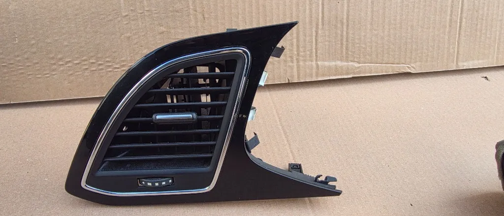 Grila aer ventilatie bord stanga Seat Leon 5F 2013 2014 2015 2016 2017 2018