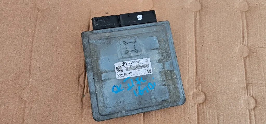 Ecu calculator motor Skoda Octavia 2 Facelift 1.6 TDI CAY 2009 2010 2011 2012