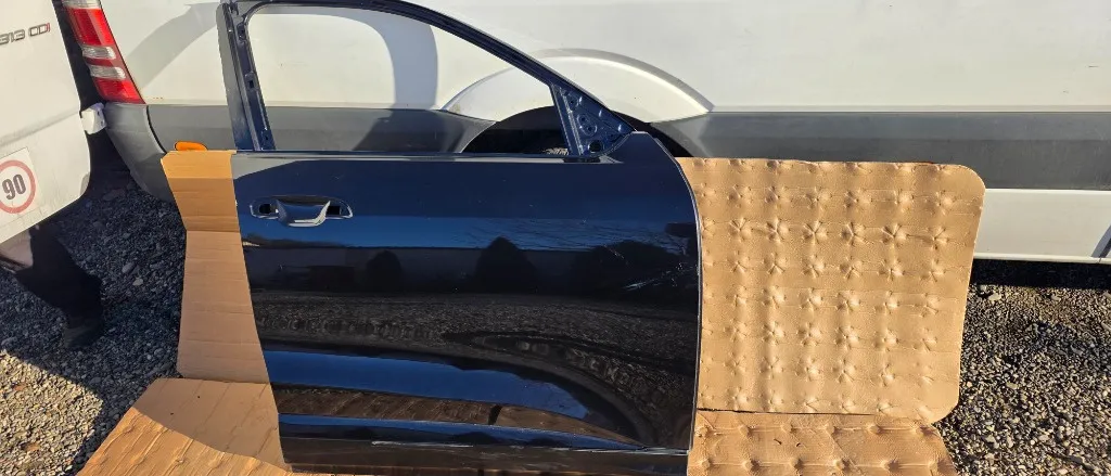 Usa dreapta fata cu bandou Audi Q5 8MA 2025