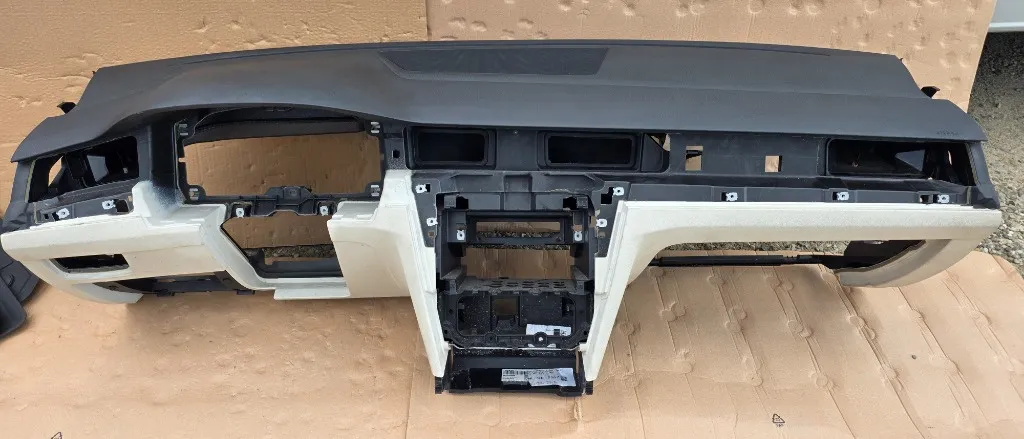 Plansa Bord cu airbag pasager Vw Passat B8 / Arteon 2016 2017 2018 2019