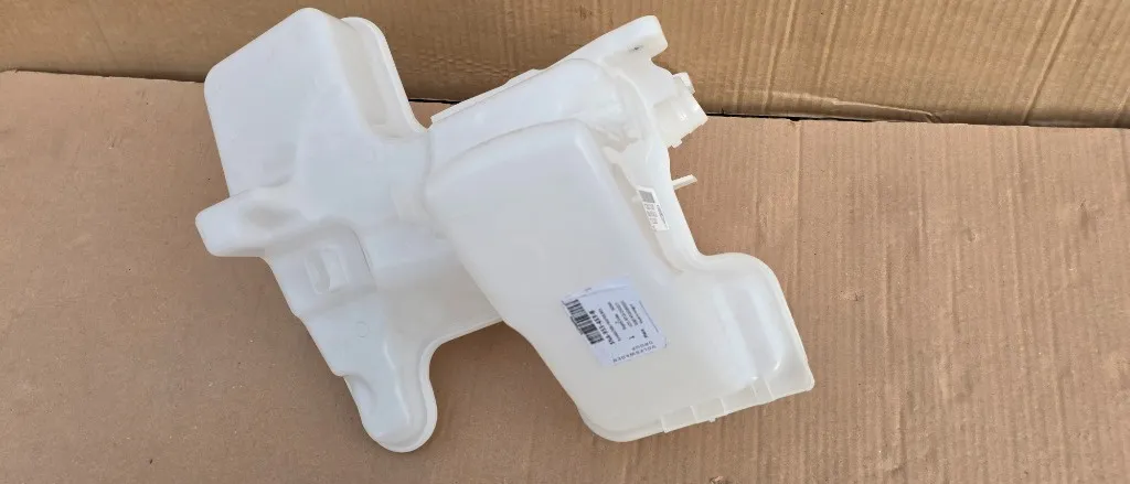 Vas lichid parbriz Vw Tiguan 2 2016 2017 2018 2019 2020 2021