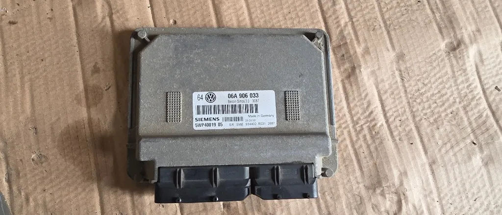 Ecu calculator motor Vw Golf 4 1.6 benzina 1998 1999 2000 2001