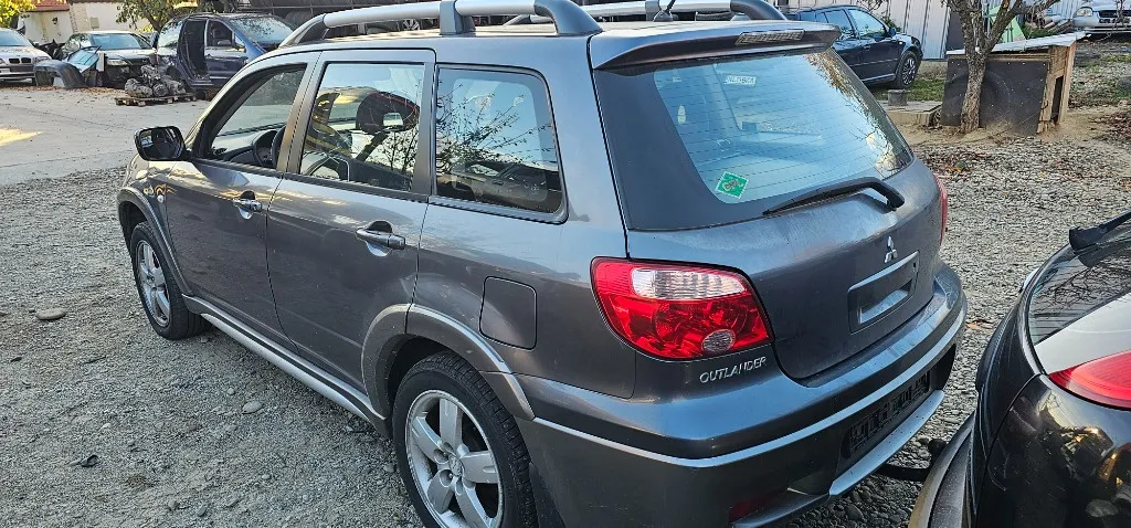 Usa spate Mitsubishi Outlander 2002 2003 2004 2005 2006