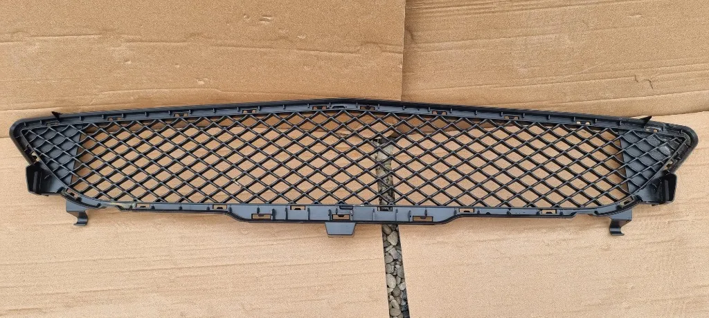 Grila centrala bara fata Mercedes B-Class W246 2012 2013 2014 2015 2016