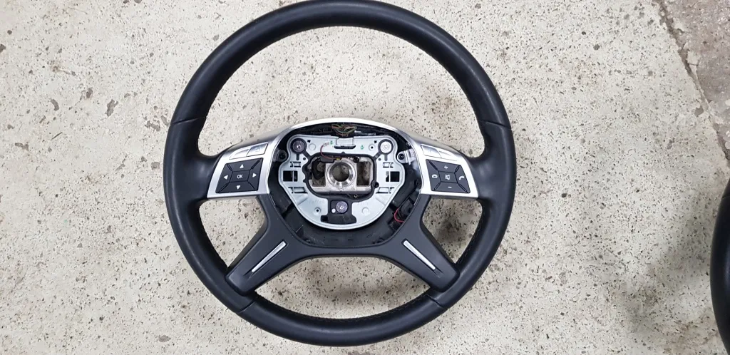 Volan piele cu comenzi Mercedes C-Class W204 Facelift 2011 2012 2013