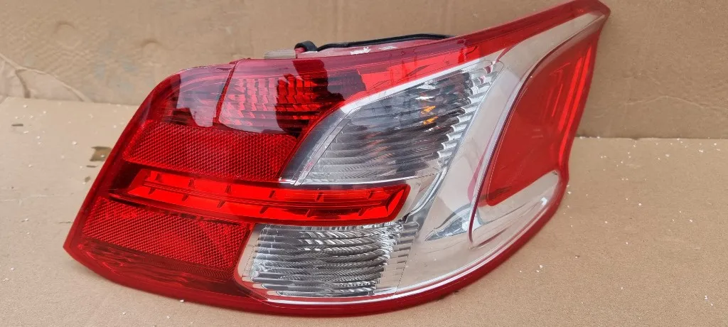 Stop dreapta Peugeot 301 2012 2013 2014 2015 2016