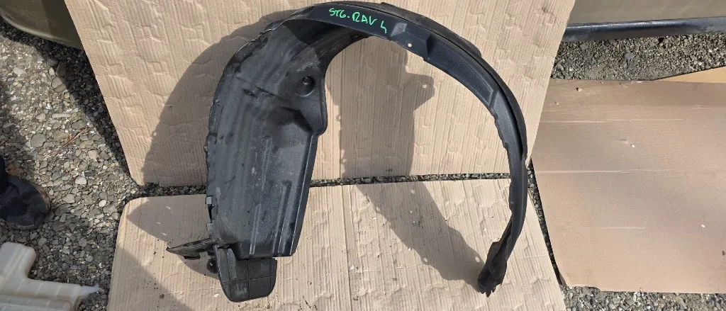 Carenaj roata stanga fata Toyota Rav 4 2010 2011 2012 2013