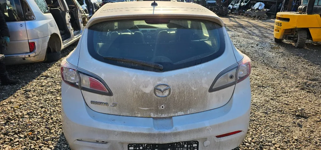 Haion cu luneta Mazda 3 BL 2009 2010 2011 2012