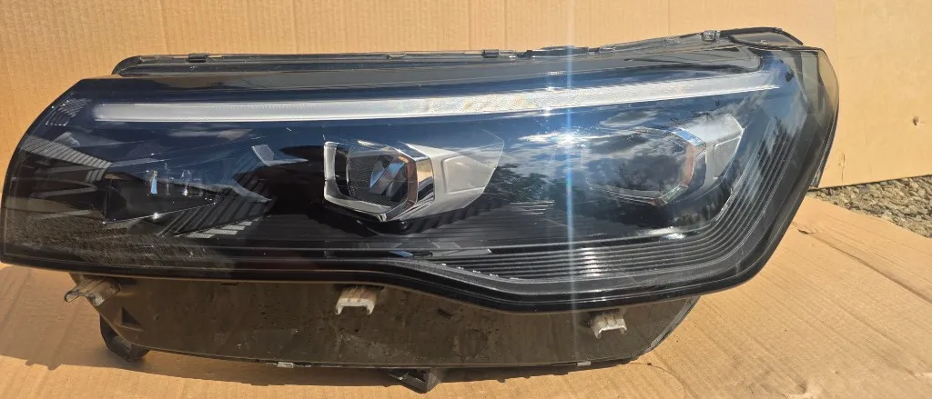 Far stanga cu defect Full LED IQ LIGHT VW Tiguan 3 2024 2025