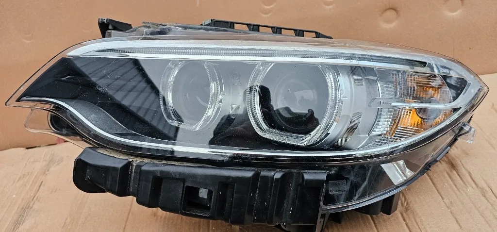 Far stanga Dynamic LED BMW Seria 2 F22 F23 2015 2016 2017 2018