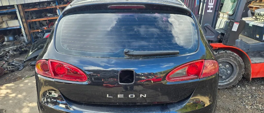 Haion cu luneta Seat Leon 1P 2005 2006 2007 2008 2009