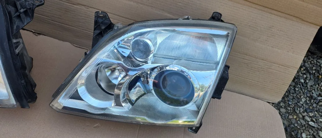 Far Xenon stanga Opel Vectra C / Signum 2004 2005 2006