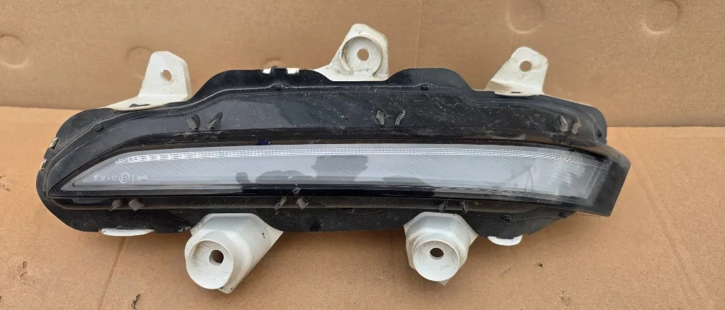Lumina de zi DRL dreapta Peugeot 2008 an 2019 2020 2021 2022 2023