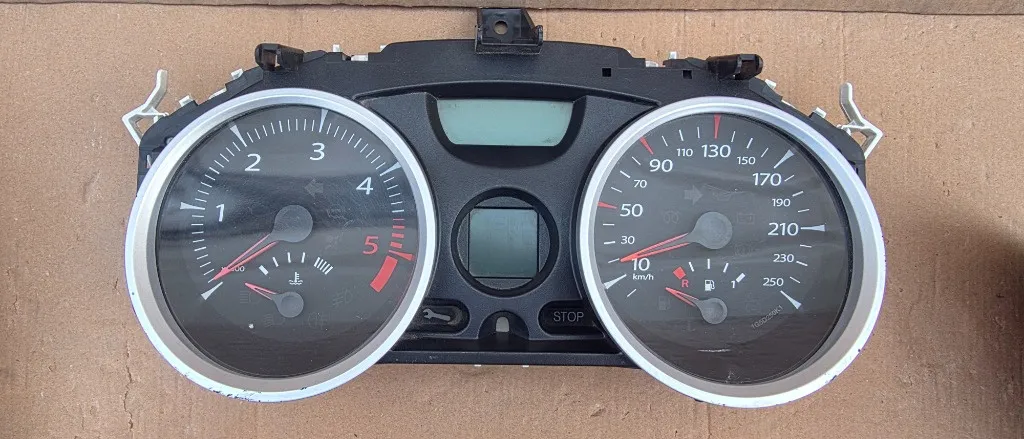 Ceasuri bord Renault Megane 2 Facelift 1.9 DCI 2007 2008 2009