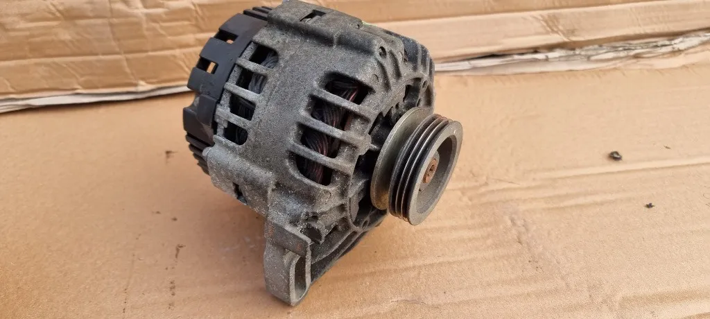 Alternator Dacia Sandero 1.2 benzina 2009 2010 2011 2012
