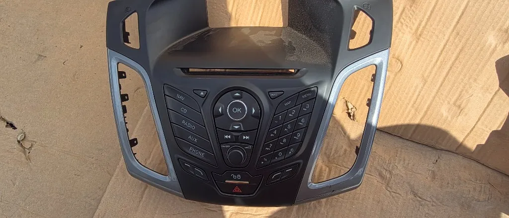 Consola centrala / Panou comanda navigatie Ford Focus 3 2011 2012 2013 2014