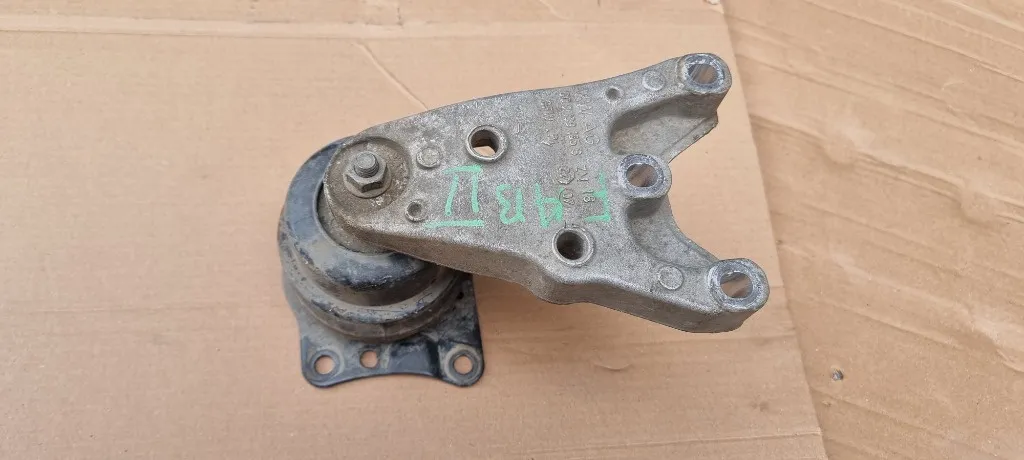 Suport tampon motor Skoda Fabia 2 1.2 benzina 2008 2009 2010 2011 2012