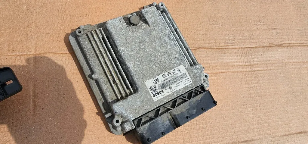 Calculator motor ECU Skoda Octavia 2 1.9 TDI 2005 2006 2007 2008