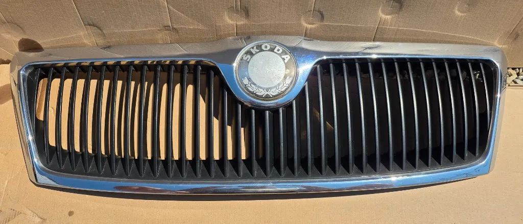Grila radiator Skoda Octavia 2 2005 2006 2007 2008
