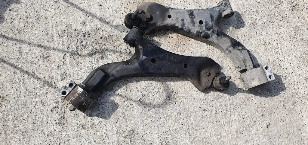 Brat Bascula stanga dreapta Opel Antara 2007 2008 2009 2010