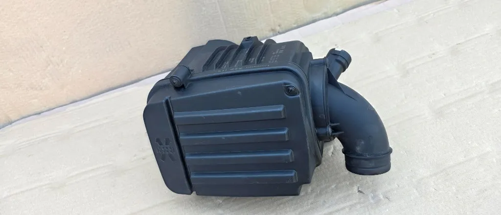 Carcasa filtru aer Vw Golf 5 / Seat Leon 1P / Skoda Octavia 2 1.6 benzina BSE 2004 2005 2006 2007 2008