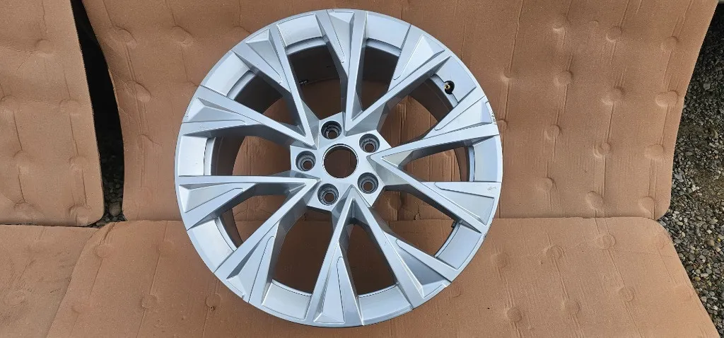 1 buc Janta Aliaj Skoda Superb 4 18" 3P0601025E 2024