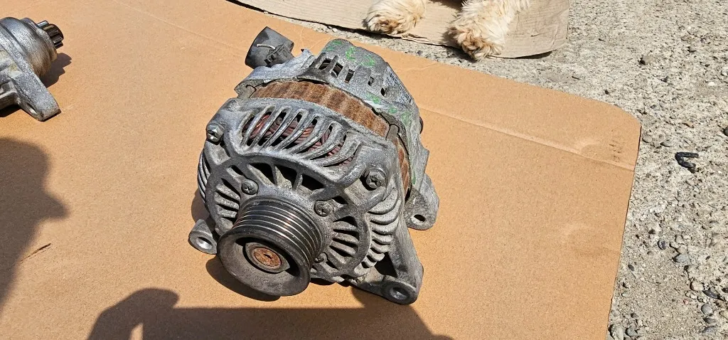 Alternator Peugeot 207 1.4 benzina KFV 2005 2006