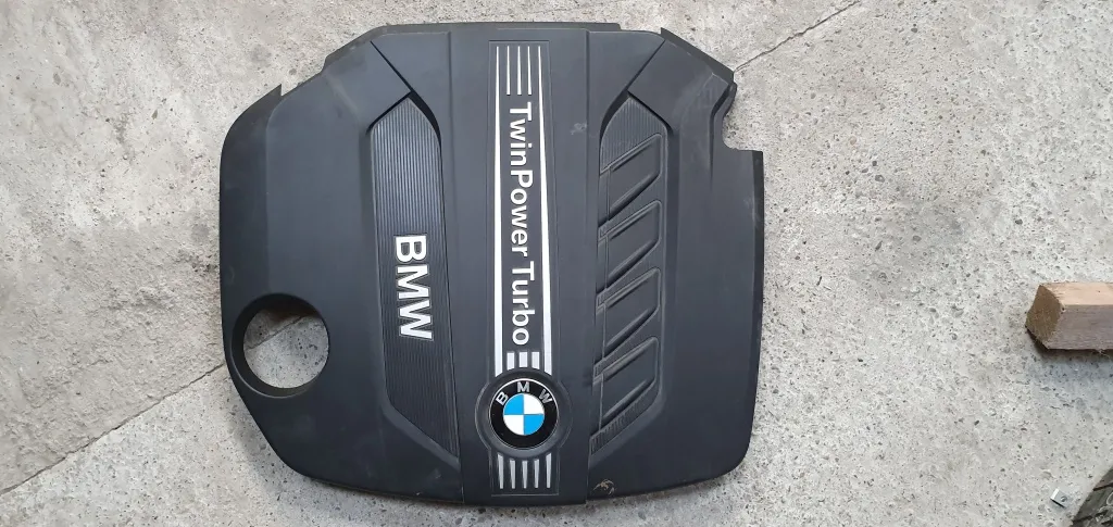 Capac motor BMW Seria 3 F30 F31 2013 2014 2015 2016