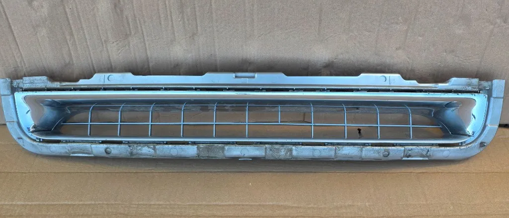 Grila centrala bara fata Renault Fluence 2010 2011 2012