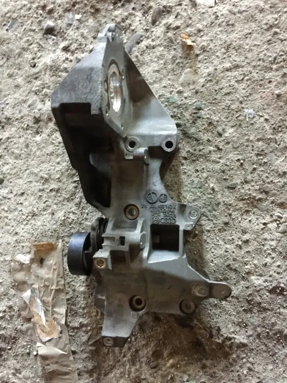 Suport accesorii Vw Passat B7 1.6 TDI 2009 2010 2011 2012