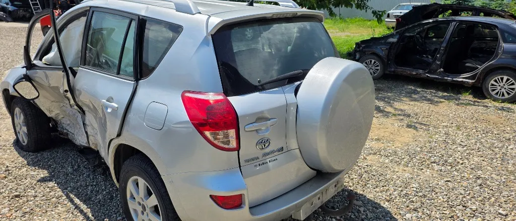Haion cu luneta Toyota Rav 4 2006 2007 2008 2009 2010