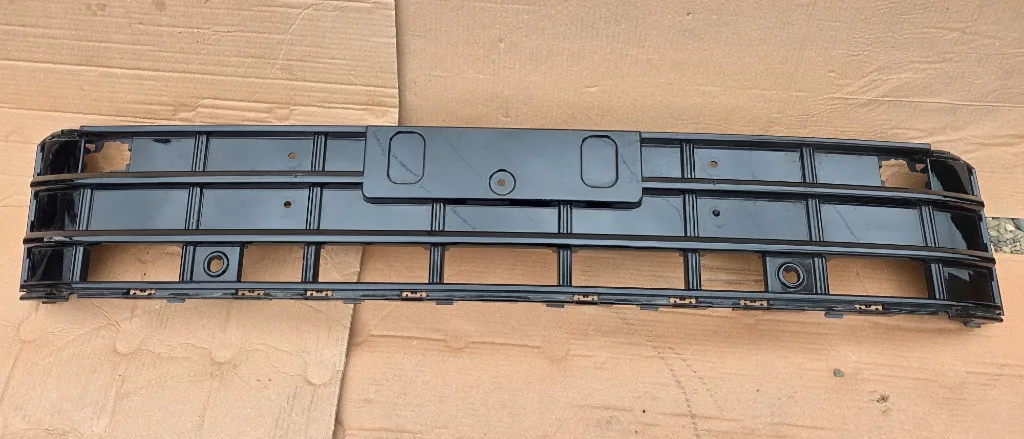 Grila centrala bara fata Vw Touareg 3 Facelift 2023 2024 2025