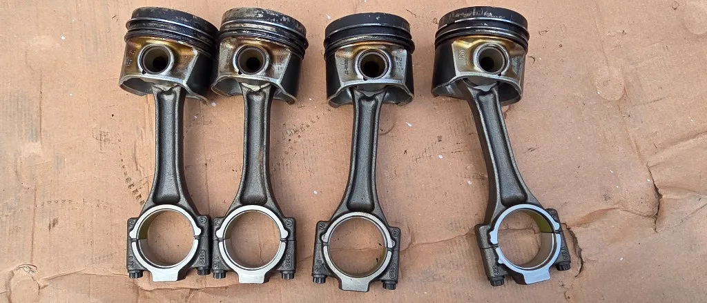 Piston cu biela Vw Golf 7 / Skoda Octavia 3 1.6 TDI CXX DDY DGT 2015 2016 2017 2018 2019