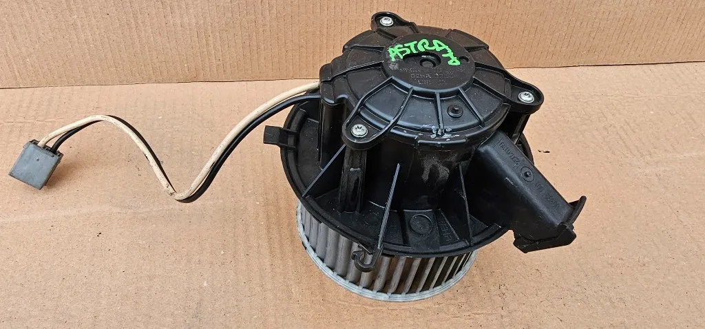 Ventilator habitaclu Opel Astra J 2009 2010 2011 2012 2013