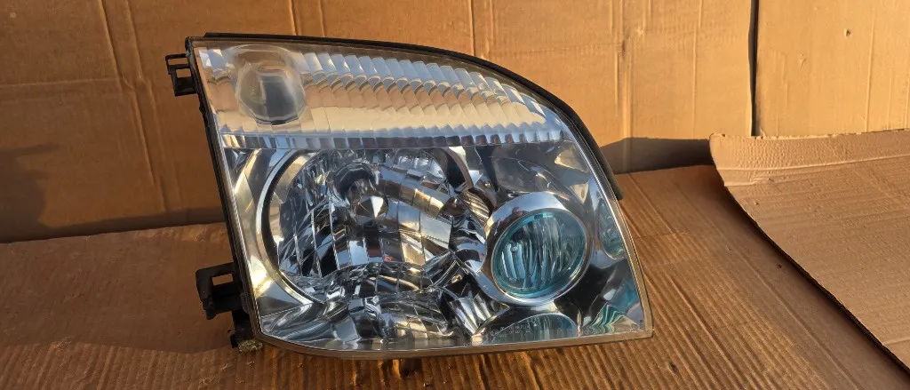 Far dreapta XENON Nissan X-Trail 2003 2004 2005 2006 2007