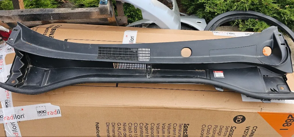 Grila stergator Toyota C HR 2019 2020 2021 2022 2023