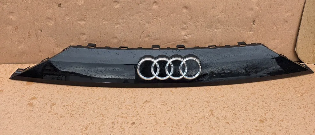 Ornament central haion Audi Q8 4M8 2018 2019 2020 2021 2022