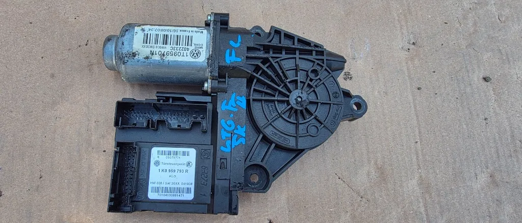 Motoras macara usa stanga fata Vw Touran / Tiguan / Golf 6 2009 2010 2011 2012 2013