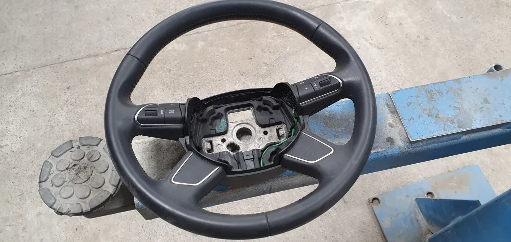 Volan piele cu comenzi AUDI Q3 8U 2012 2013 2014 2015
