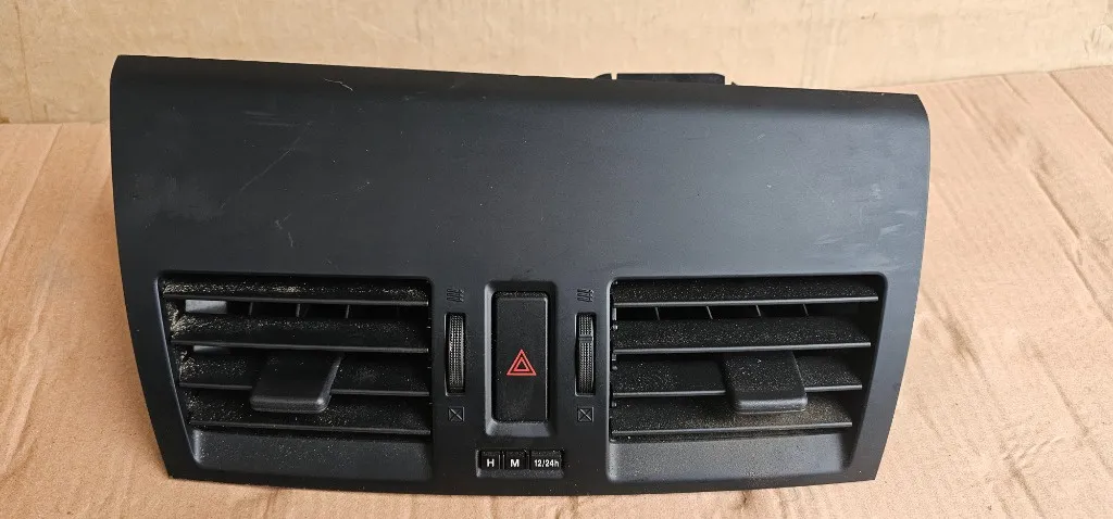 Grila centrala ventilatie aer Mazda 3 BL 2009 2010 2011 2012