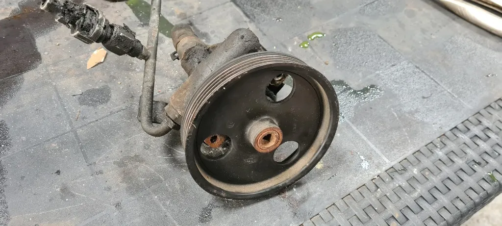 Pompa servodirectie Dacia Logan 1.4 benzina 2005 2006 2007 2008
