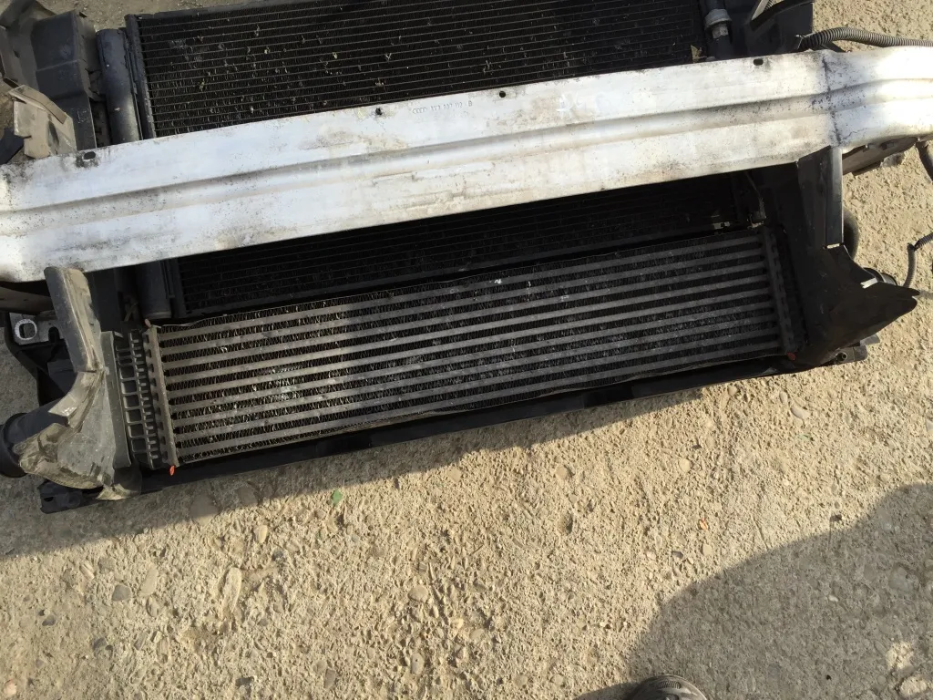 Radiator Intercooler Audi A5 8T 2.0 tdi 2009 2010 2011